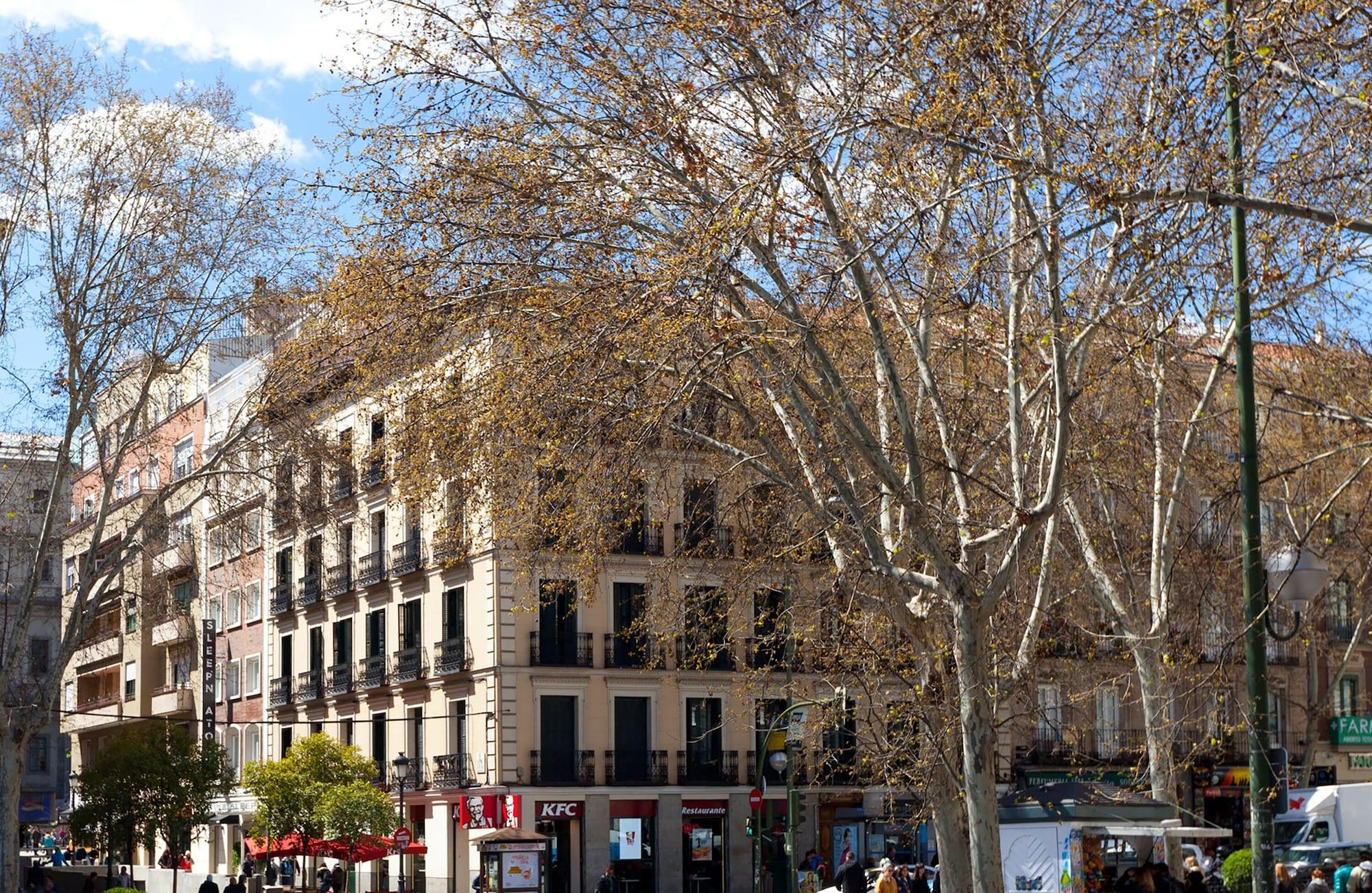 Sleep'N Atocha - B Corp Certified Hotel Madrid Exterior photo